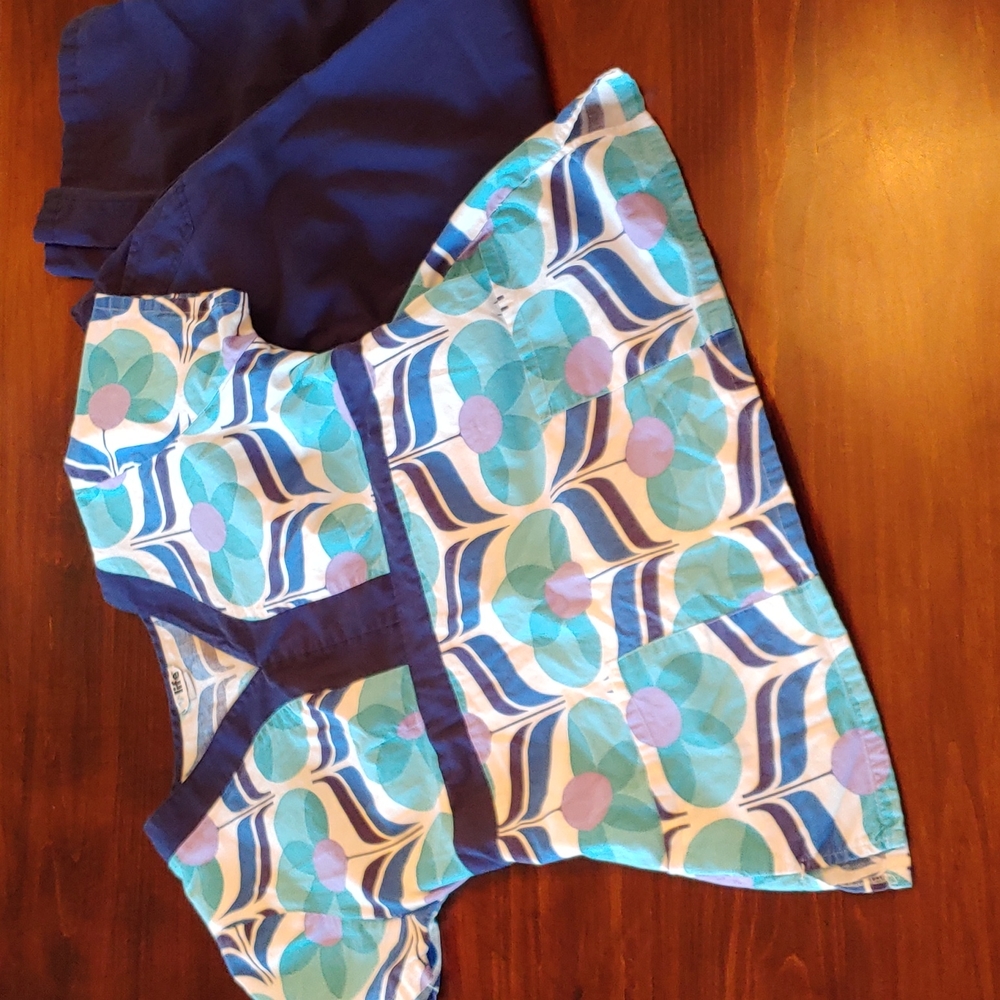 Scrub set, retro navy, teal top L slim fit, Med T  Barco navy straight leg pants